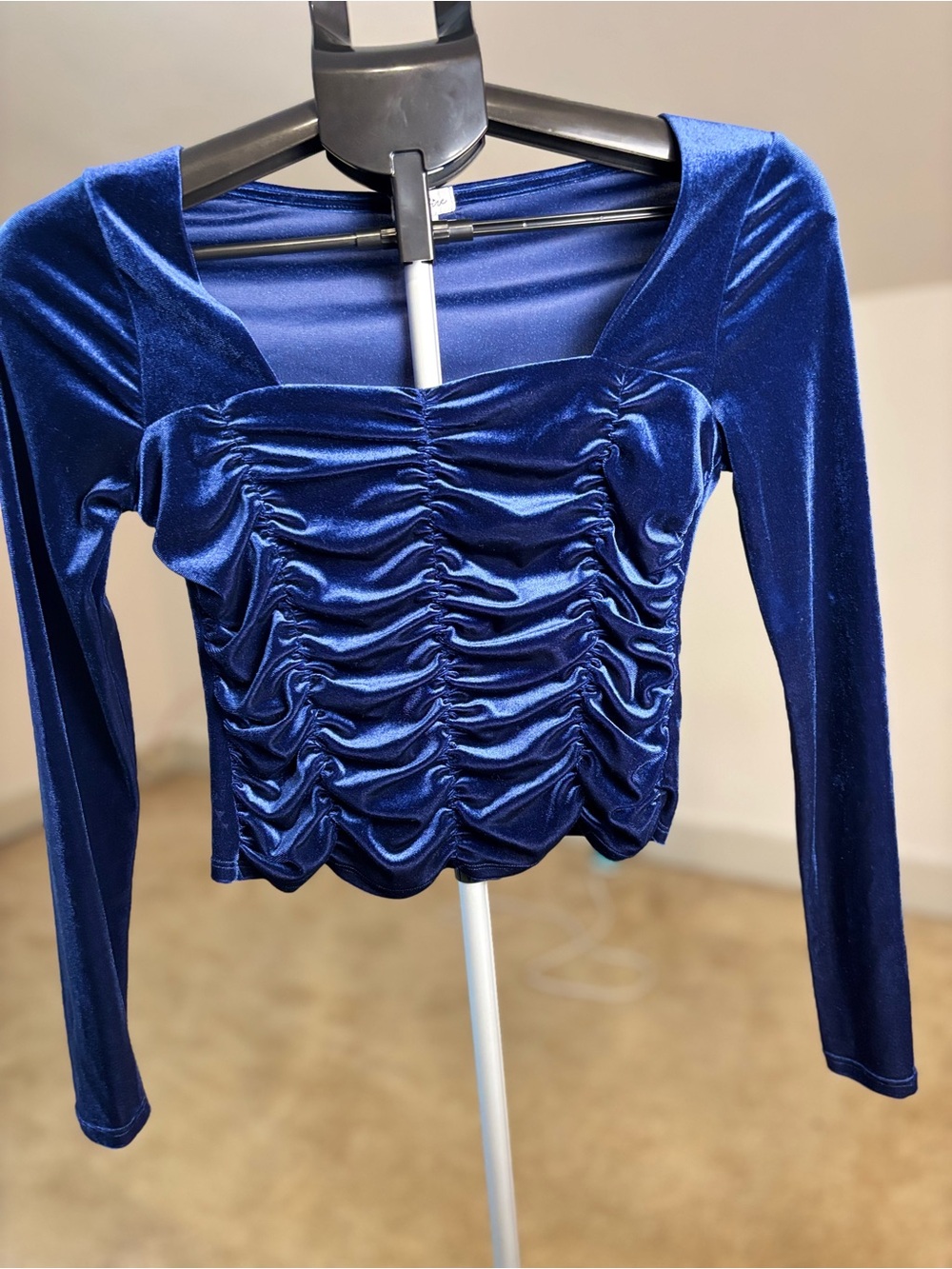 love, Fire Blue Velvet Ruched Long-Sleeve Crop Top